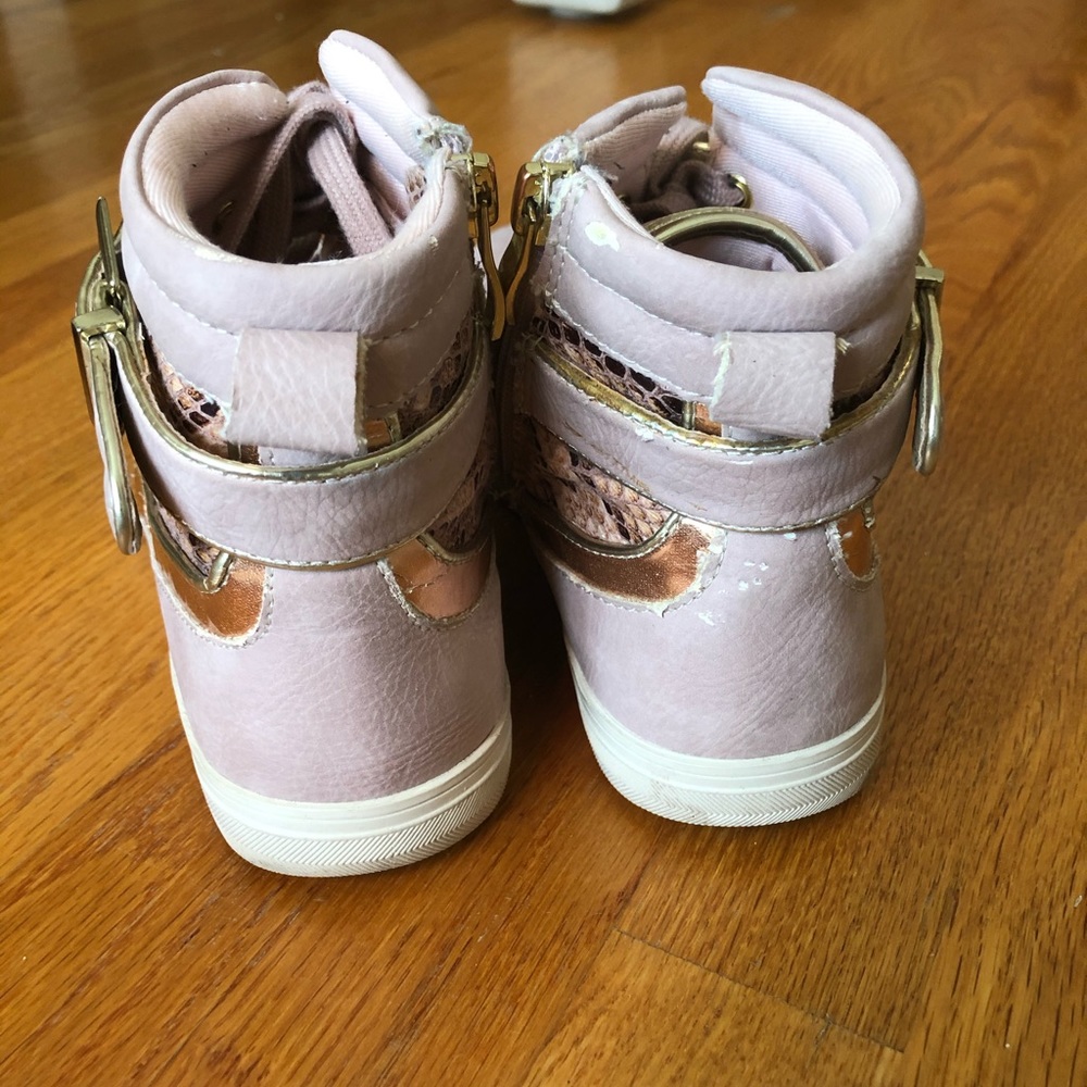GAUDI Pink Snakeskin Sneakers - Picture 3 of 4